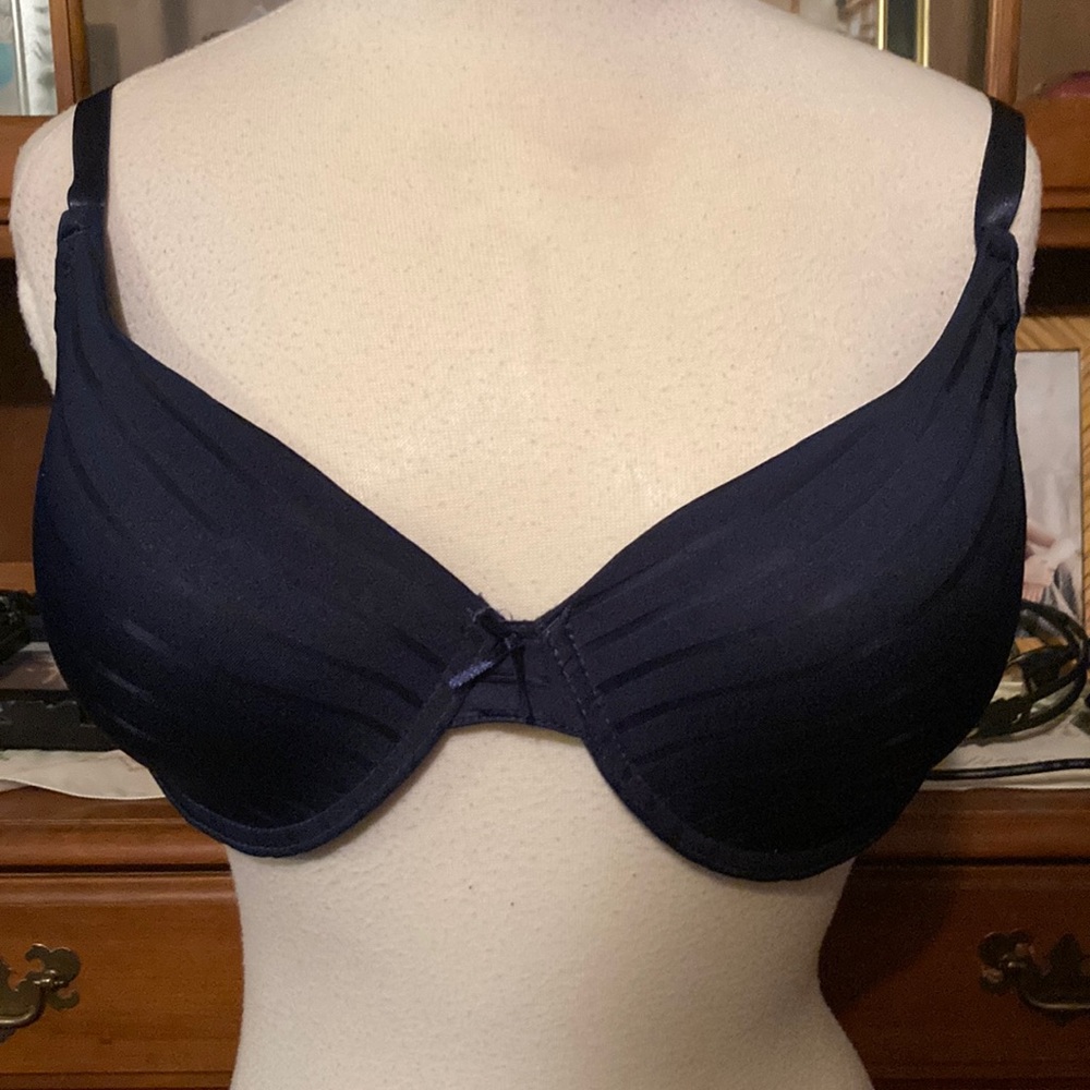 Navy blue bra size 42C!
